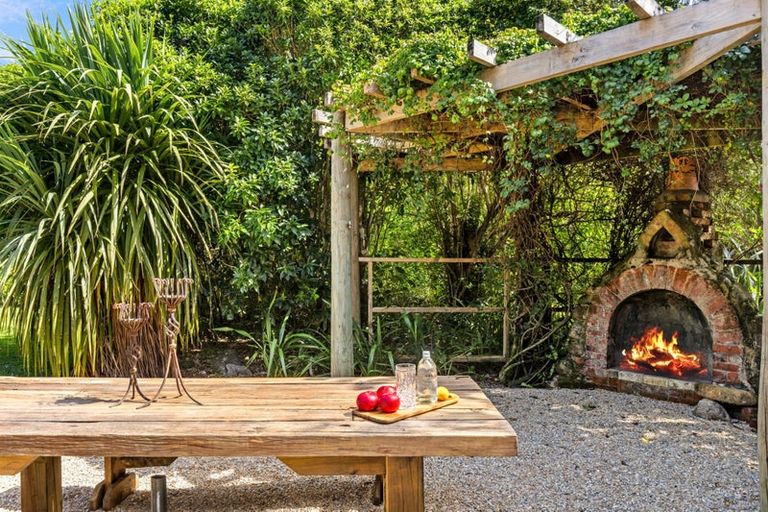 Photo of property in 15 Tukurua Road, Parapara, Takaka, 7182