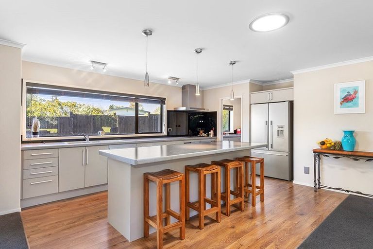 Photo of property in 52 School Road, Riverhead, 0820