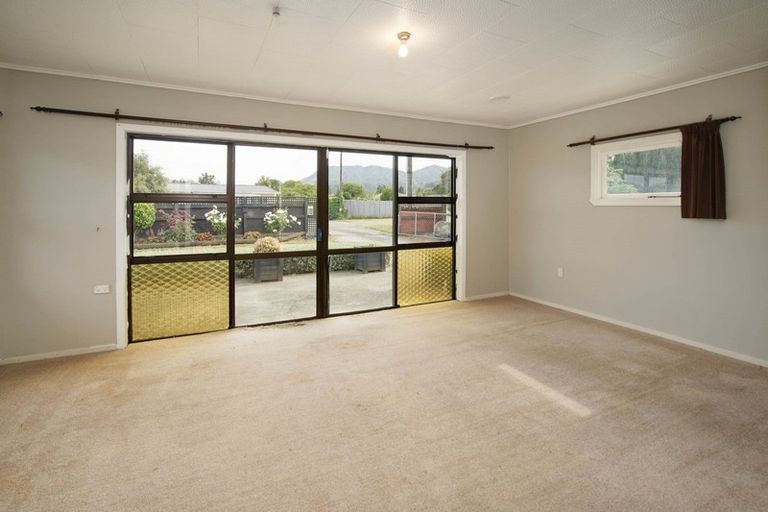 Photo of property in 22 Hampden Street, Murchison, 7007
