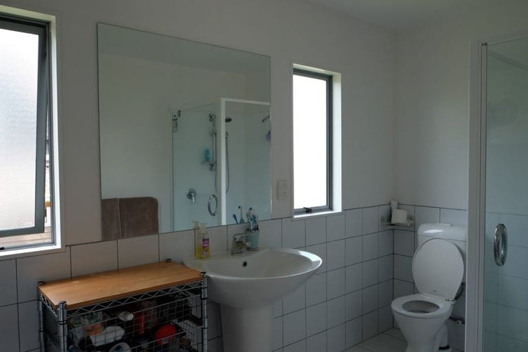 Photo of property in 22 Gatman Street, Birkdale, Auckland, 0626