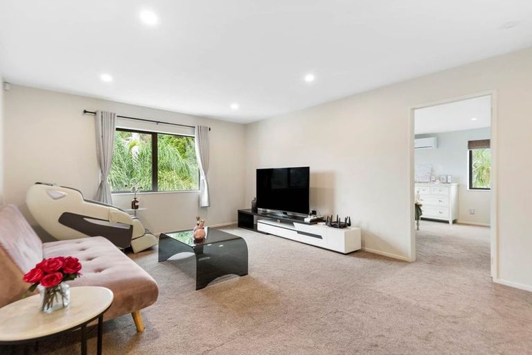 Photo of property in 71 Hebron Road, Waiake, Auckland, 0630