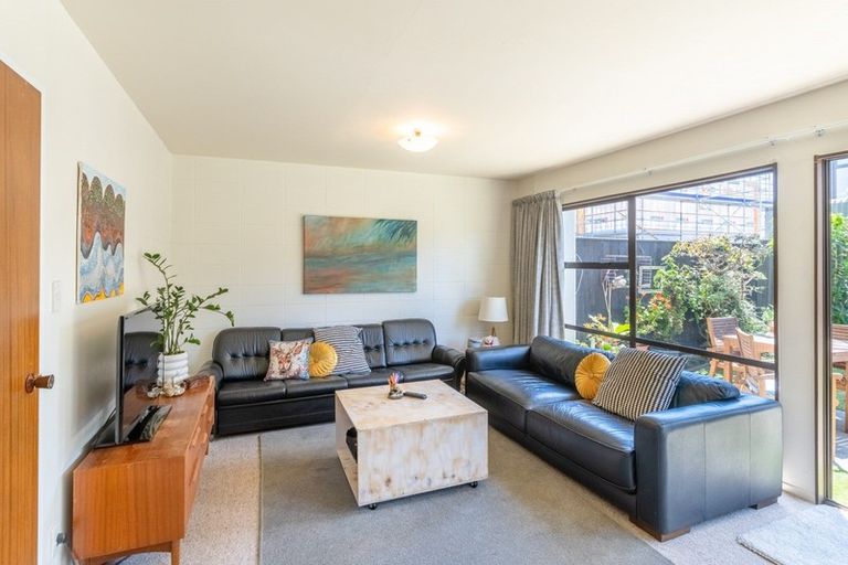 Photo of property in 7/23 Tireti Road, Titahi Bay, Porirua, 5022