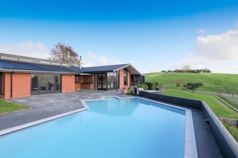 Photo of property in 74 Wallace Road, Temple View, Hamilton, 3289