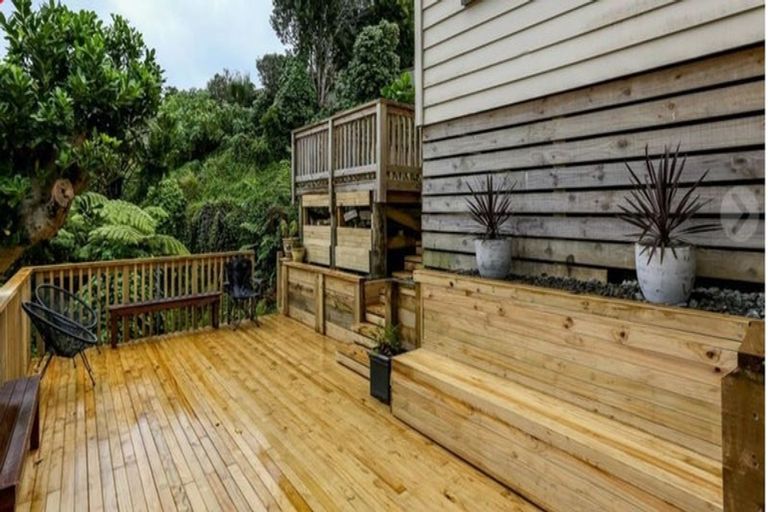 Photo of property in 21 Harriet Place, Whalers Gate, New Plymouth, 4310