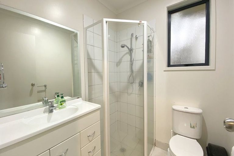 Photo of property in 36a Divich Avenue, Te Atatu South, Auckland, 0610