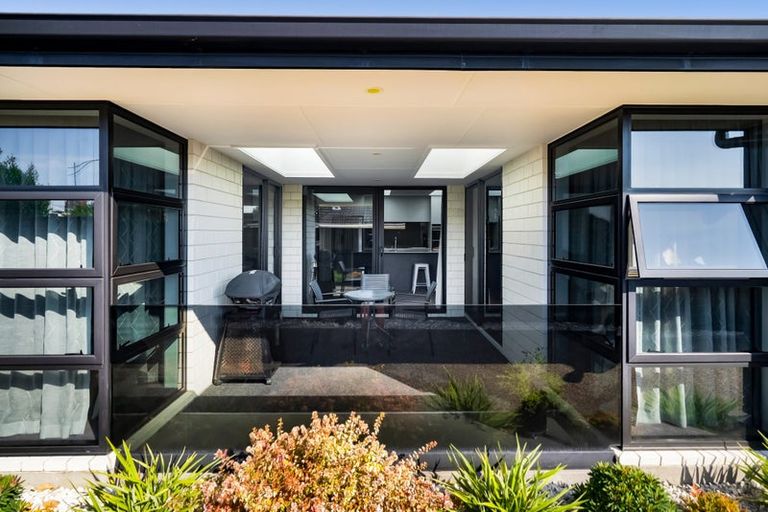 Photo of property in 8 Clinton Street, Fitzroy, New Plymouth, 4312