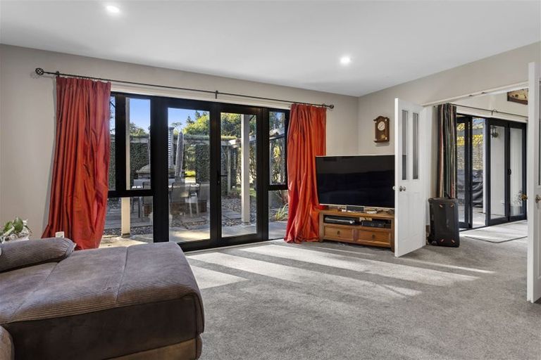 Photo of property in 152 Amberley Beach Road, Amberley, 7481