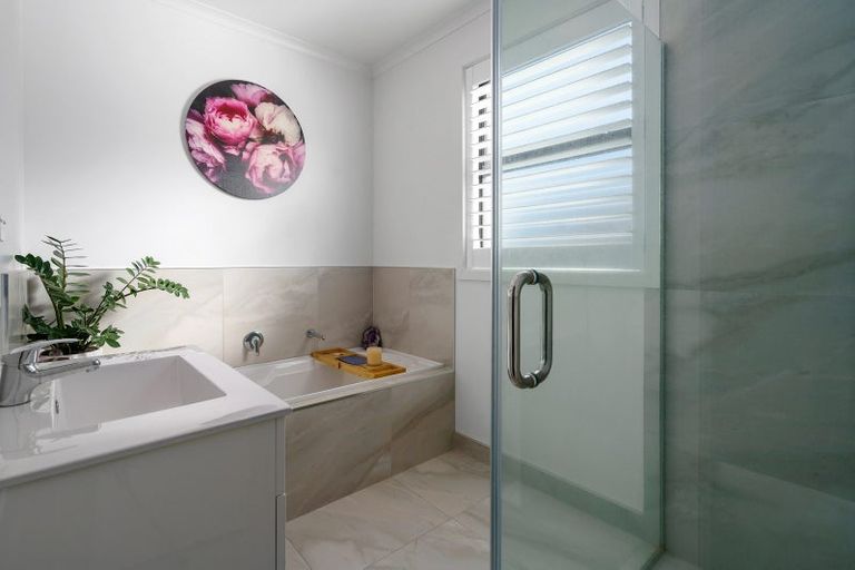 Photo of property in 26 Rose Leigh Drive, Cambridge, 3434