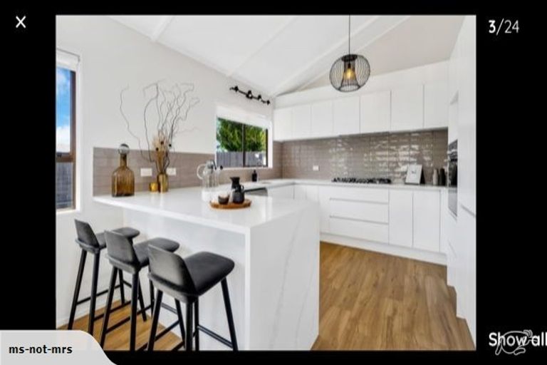 Photo of property in 2/17 Oliver Street, Point Chevalier, Auckland, 1022