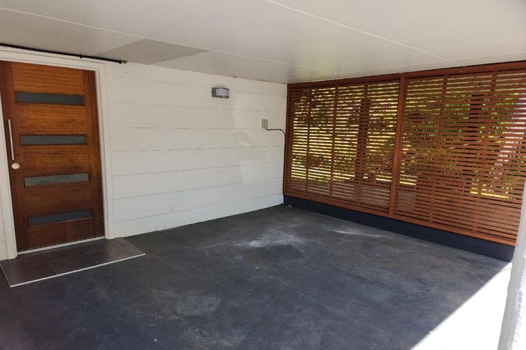 Photo of property in 14 Eugen Place, Bayview, Auckland, 0629