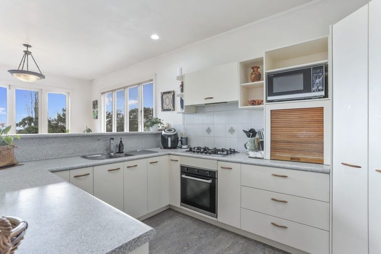 Photo of property in 26 Clayburn Road, Glen Eden, Auckland, 0602