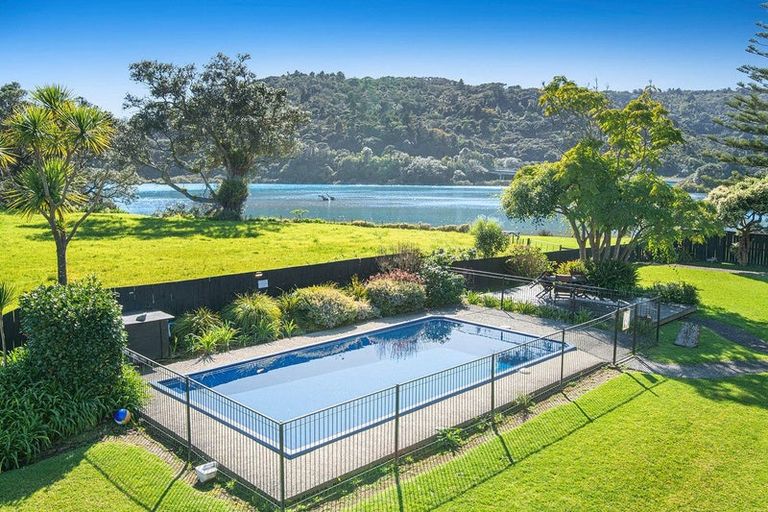 Photo of property in 2b/25 Weranui Road, Waiwera, Orewa, 0994