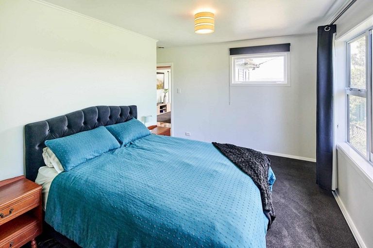 Photo of property in 10 Monowai Road, Johnsonville, Wellington, 6037