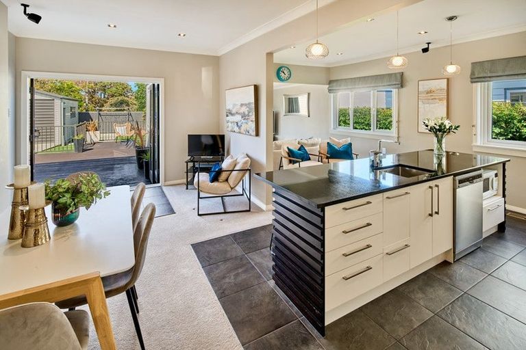 Photo of property in 11 Hathaway Avenue, Boulcott, Lower Hutt, 5010