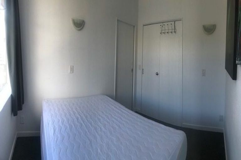 Photo of property in Terrace Tower Apartments, 4f/126 The Terrace, Wellington Central, Wellington, 6011