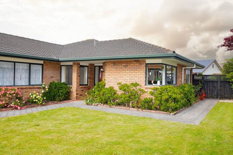 Photo of property in 18 Fendalton Drive, Rototuna, Hamilton, 3210