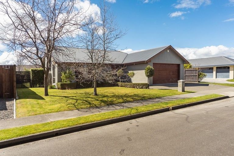 Photo of property in 44 Roberts Line, Kelvin Grove, Palmerston North, 4414
