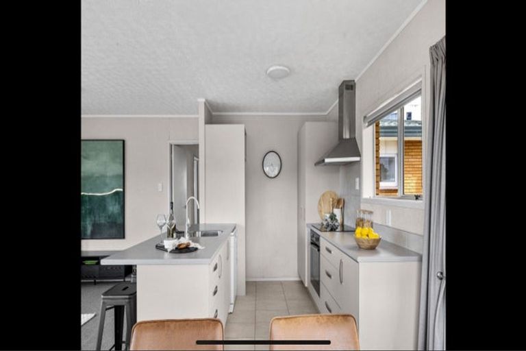 Photo of property in 12a Tower Hill, Stanmore Bay, Whangaparaoa, 0930