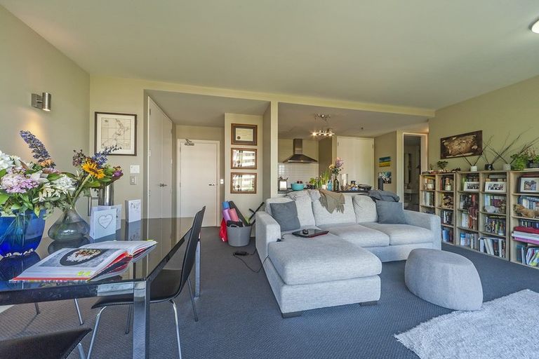 Photo of property in Montreaux Apartments, 4e/164 The Terrace, Wellington Central, Wellington, 6011