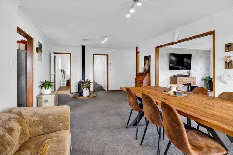 Photo of property in 38 Ketemarae Road, Normanby, Hawera, 4675