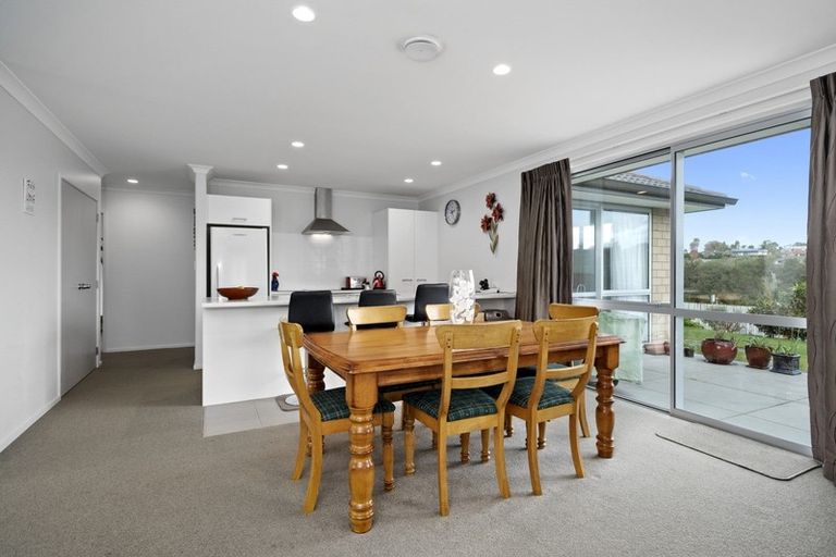 Photo of property in 6 Fairfax Crescent, Pyes Pa, Tauranga, 3112