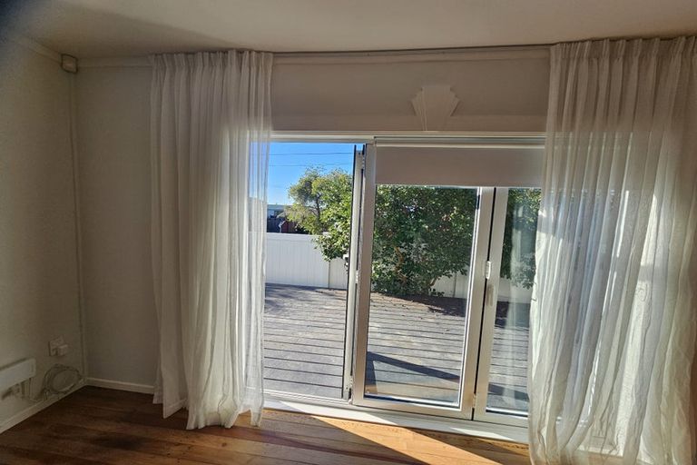 Photo of property in 2a Rewa Street, New Lynn, Auckland, 0600