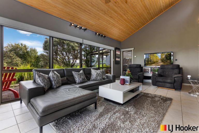 Photo of property in 180 Carnoustie Drive, Wattle Downs, Auckland, 2103