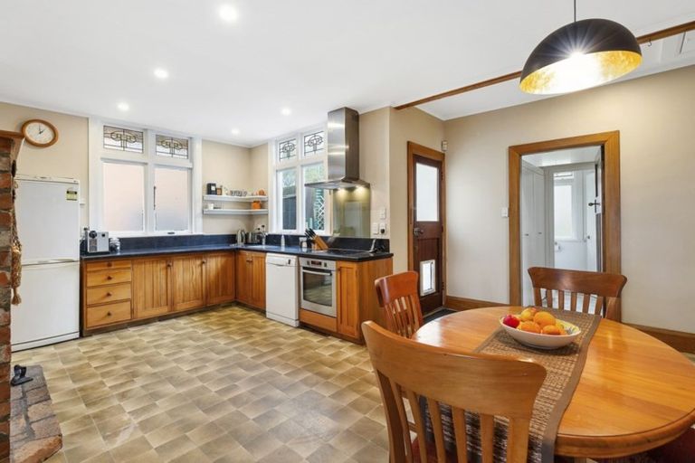 Photo of property in 62 Te Wharepouri Street, Berhampore, Wellington, 6023