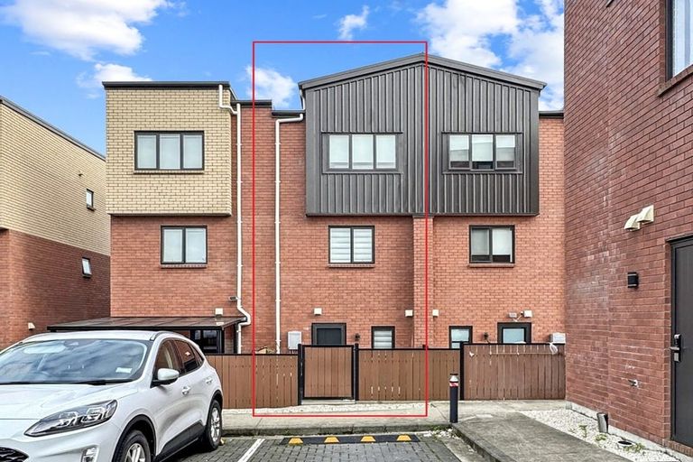 Photo of property in 6 Picturesque Drive, Flat Bush, Auckland, 2019