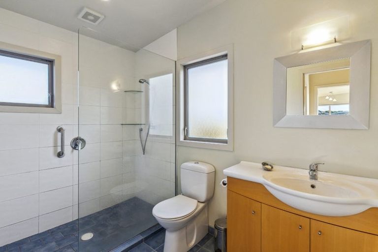 Photo of property in 33 Marram Way, Peka Peka, Waikanae, 5391