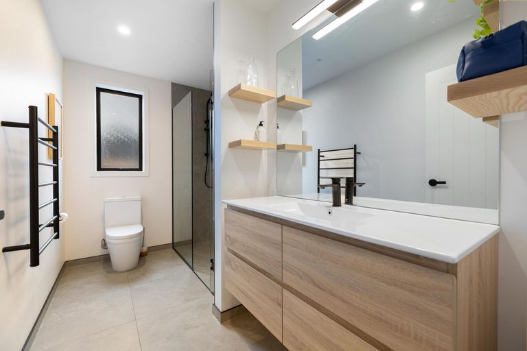 Photo of property in 5 Peterculter Drive, Wanaka, 9305