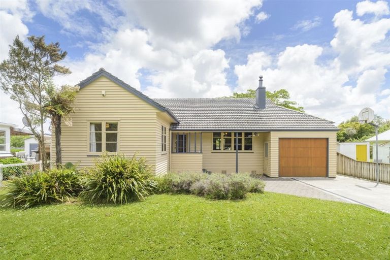Photo of property in 11 Park Road, West End, Palmerston North, 4412