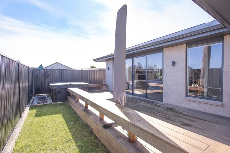 Photo of property in 18 Park Street, Winton, 9720