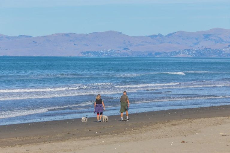 Photo of property in 88 Queens Avenue, Waikuku Beach, 7402