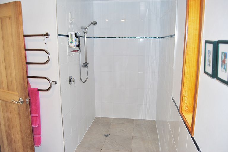 Photo of property in 87 Hurndall Street East, Maungaturoto, 0520