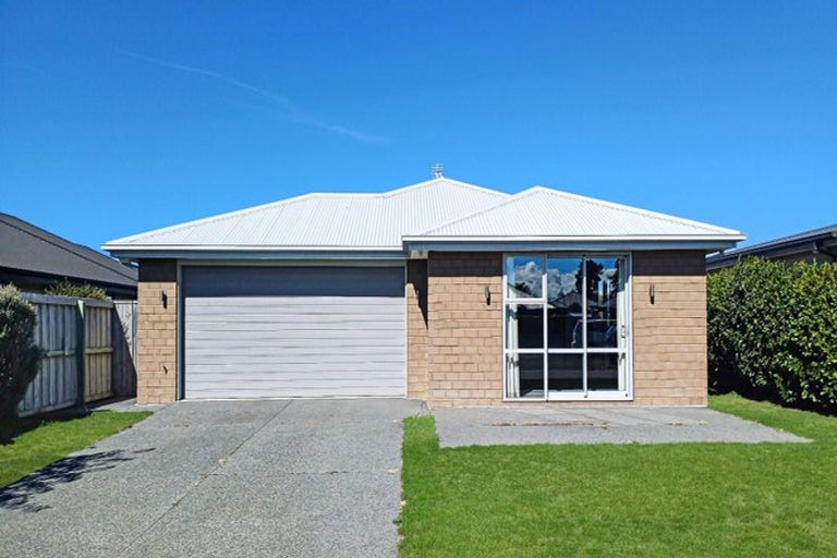 Photo of property in 9 Aroha Street, Pegasus, 7612