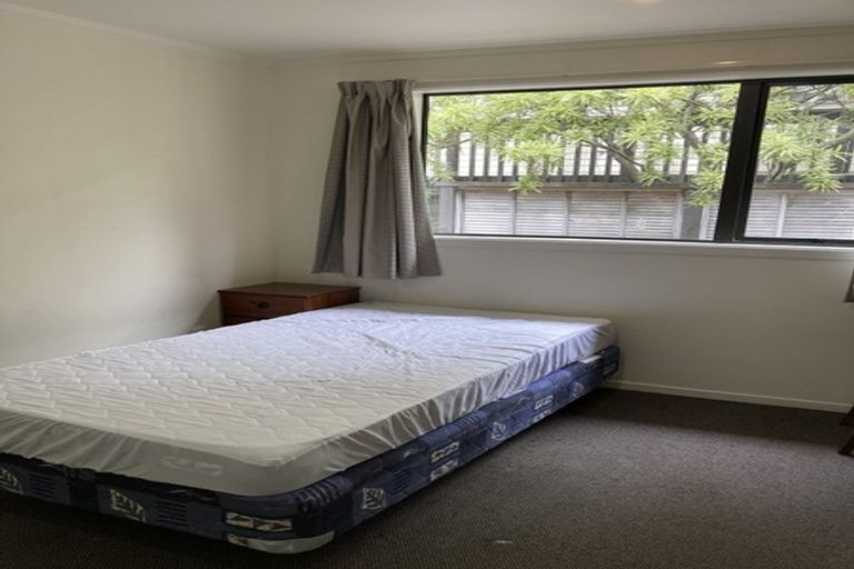 Photo of property in 8d Schnapper Rock Road, Schnapper Rock, Auckland, 0632