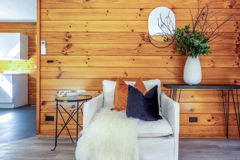 Photo of property in 16 Frank Street, Oneroa, Waiheke Island, 1081