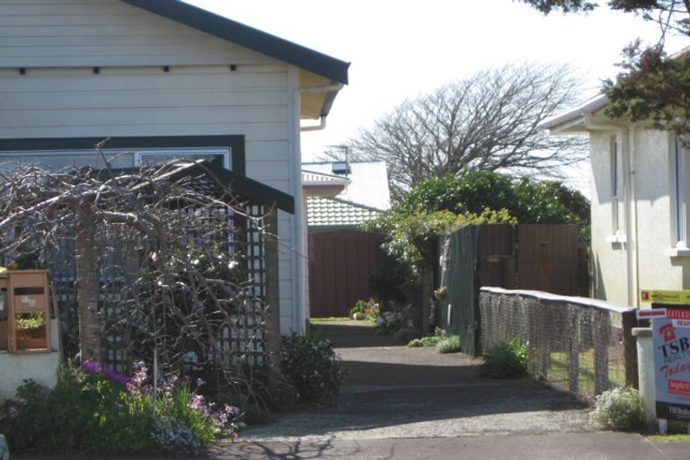 Photo of property in 7 Seddon Street, Westown, New Plymouth, 4310
