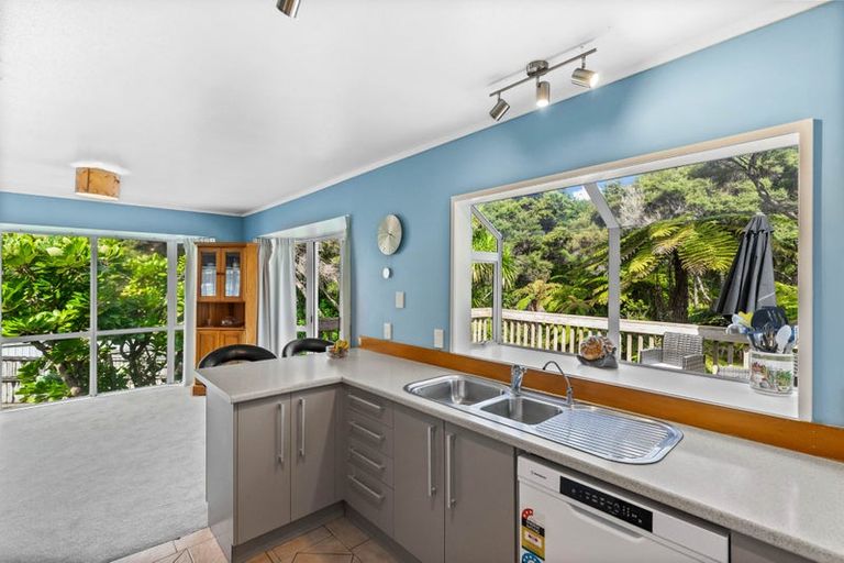 Photo of property in 2/30 Lagoon Way, West Harbour, Auckland, 0618