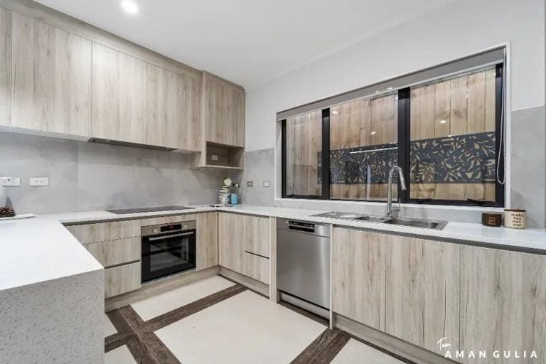 Photo of property in 36c Walker Road, Point Chevalier, Auckland, 1022