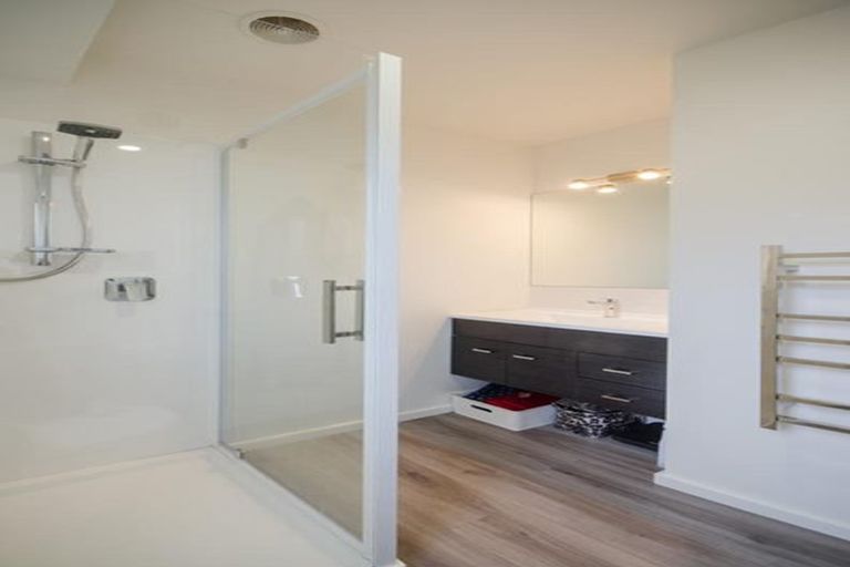 Photo of property in 5 Turpin Road, Riverhead, 0820