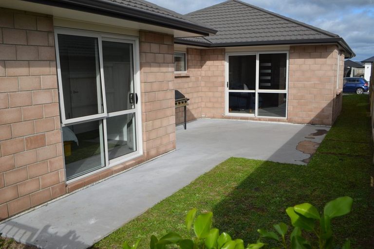 Photo of property in 16 Naeo Close, Papamoa Beach, Papamoa, 3118