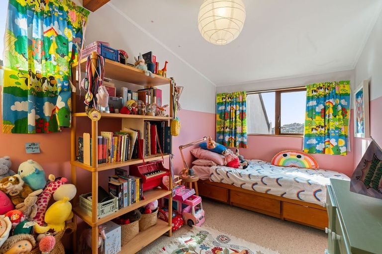 Photo of property in 8a Malda Grove, Khandallah, Wellington, 6035