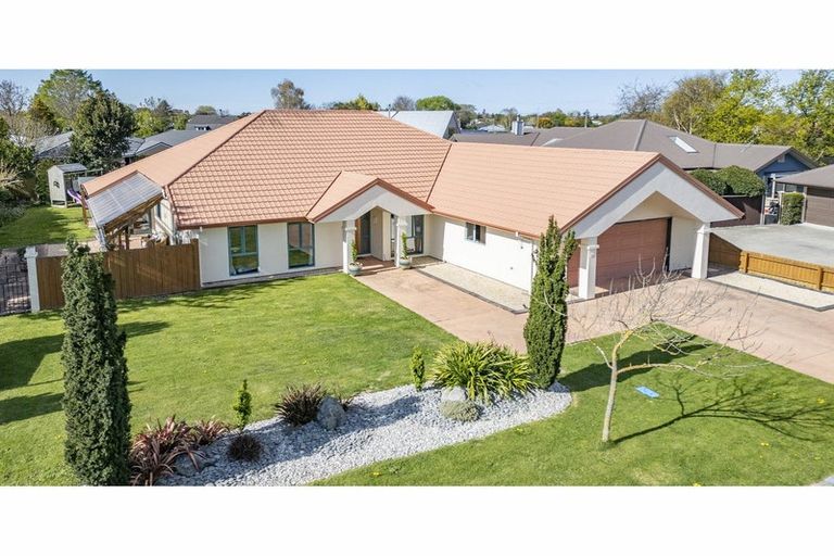 Photo of property in 20 Milesbrook Close, Rangiora, 7400
