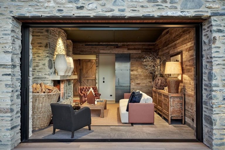 Photo of property in 12 Minaret Ridge, Wanaka, 9305