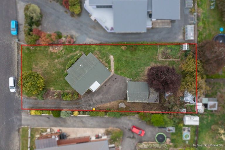 Photo of property in 11 Sandown Street, Waihola, Milton, 9073