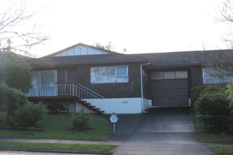 Photo of property in 1/1 Bramley Drive, Farm Cove, Auckland, 2012