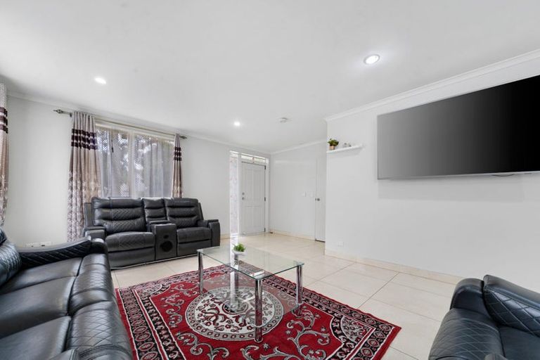 Photo of property in 2 Ritchie Crescent, Takanini, 2112