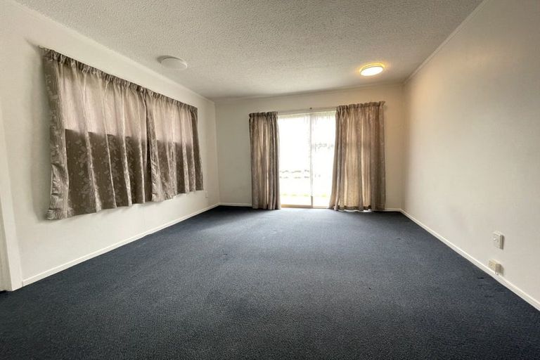 Photo of property in 37 Miro Street, New Lynn, Auckland, 0600